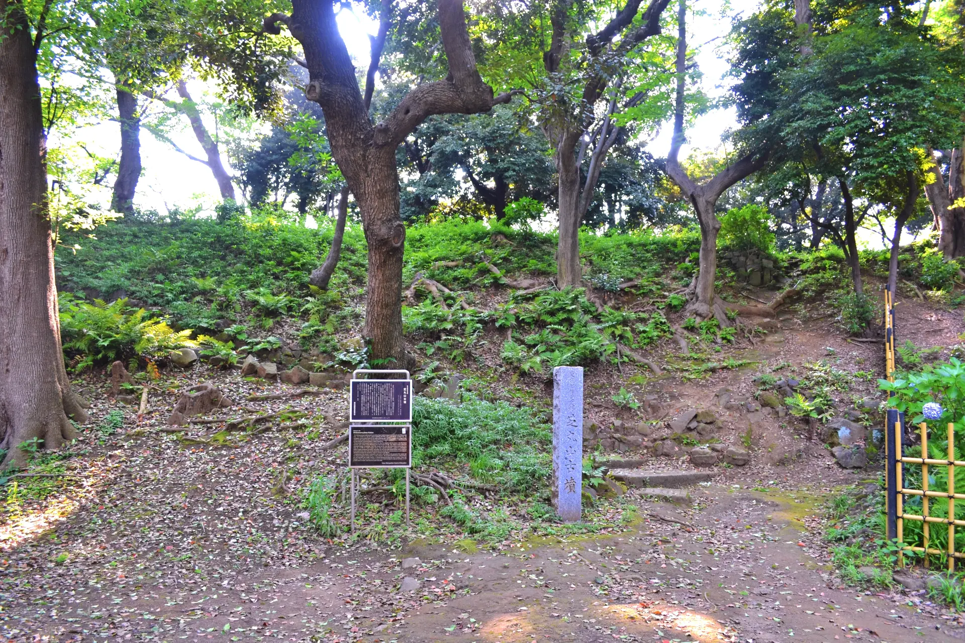 芝丸山古墳 | 東京とりっぷ