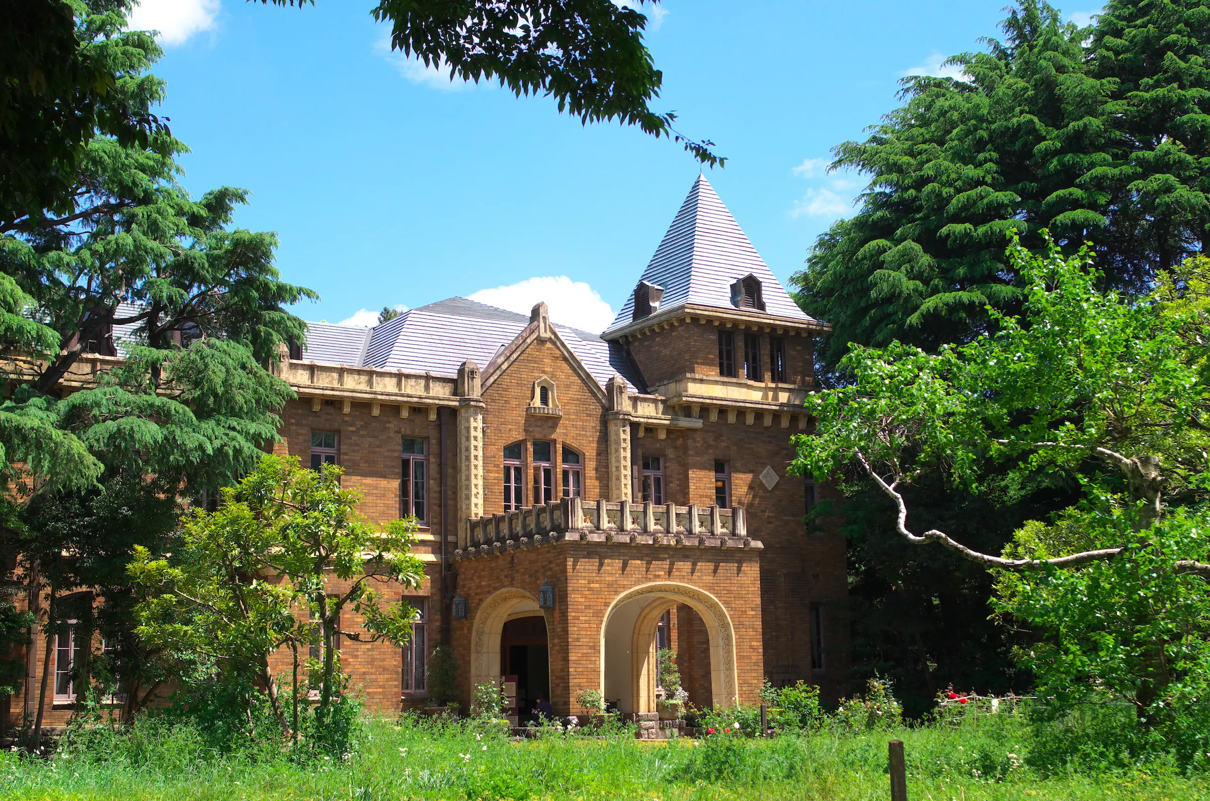 昭和レトロ洋館「旧前田家本邸」　白色模型 旧前田家本邸洋館 | 東京とりっぷ