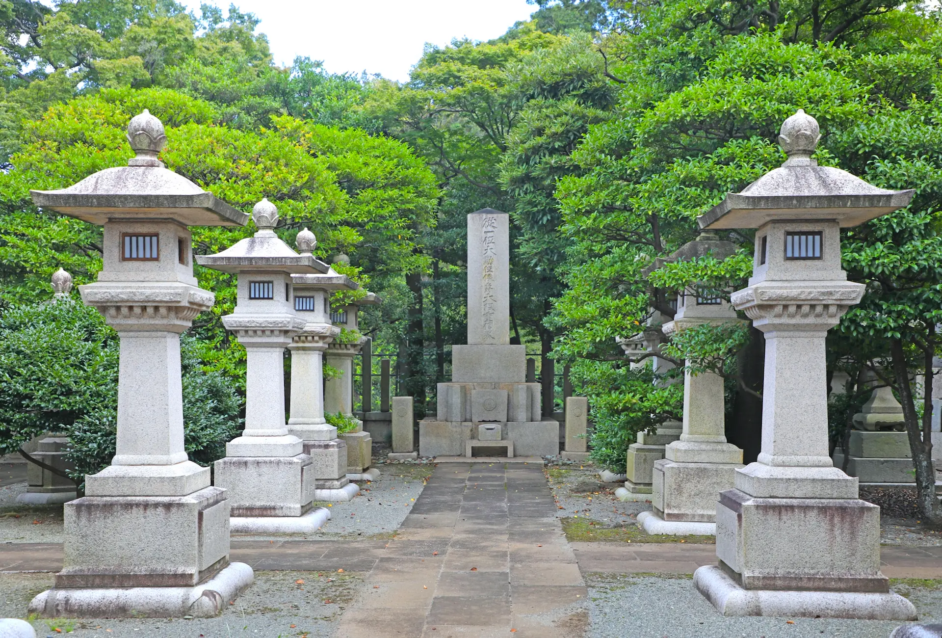 早稲田初代総長大隈重公と祖父が東京帝国大学在学中にご一緒に撮りました。 早稲田出身の学長・総長【第2回】 – 早稲田ウィークリー