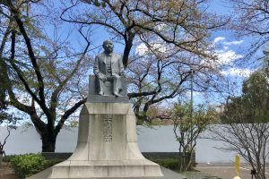 旧養育院長渋沢栄一銅像