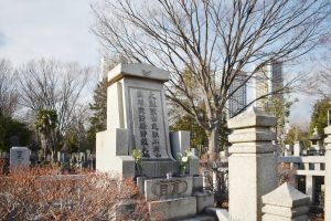 雑司ヶ谷霊園・夏目漱石の墓