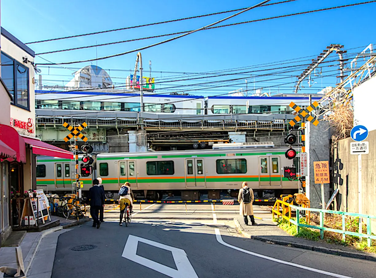 厩道踏切 東京とりっぷ