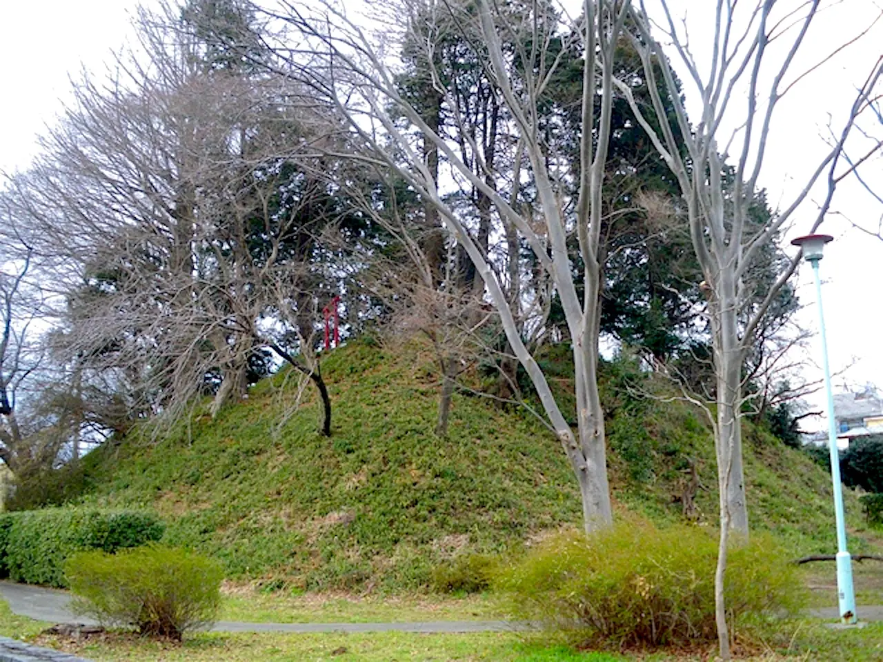 山形県川西町下小松古墳群 １/東京堂出版/大塚初重（単行本） 大塚城｜川西町｜伊達な置賜四十八館｜置賜城館名鑑