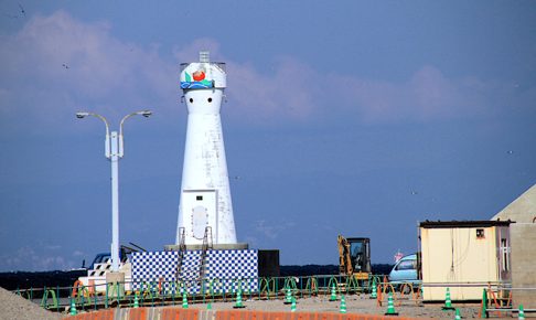 岡田港防波堤灯台