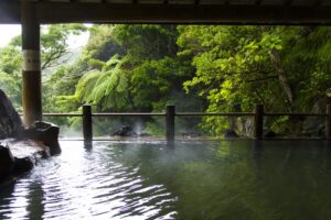 裏見ヶ滝温泉