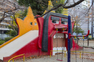 錦第二公園・赤鬼の滑り台