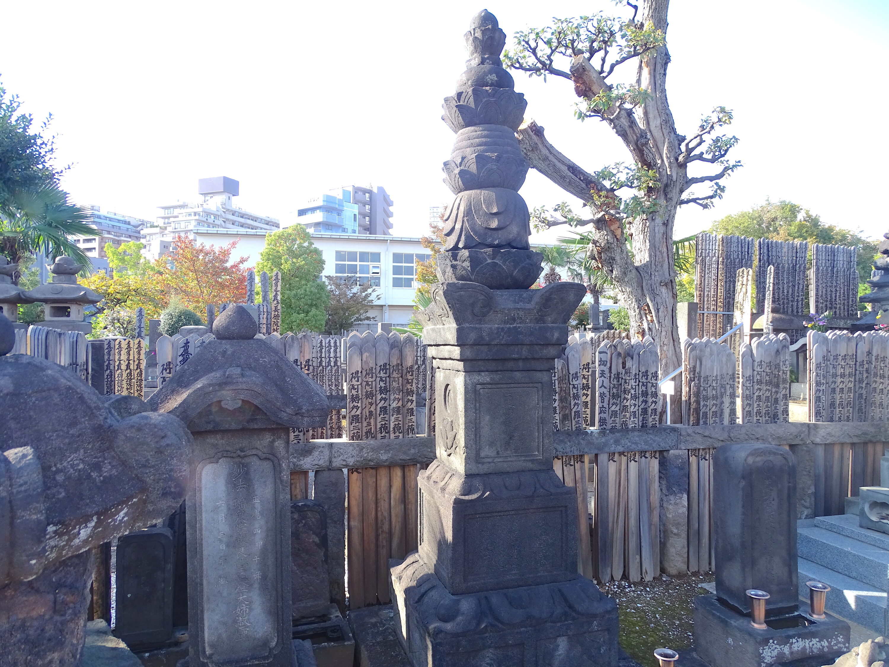 妙行寺・お岩の墓