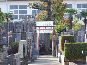 妙行寺・お岩の墓