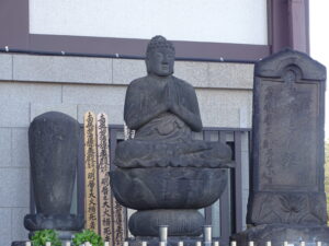 本妙寺・明暦大火供養塔