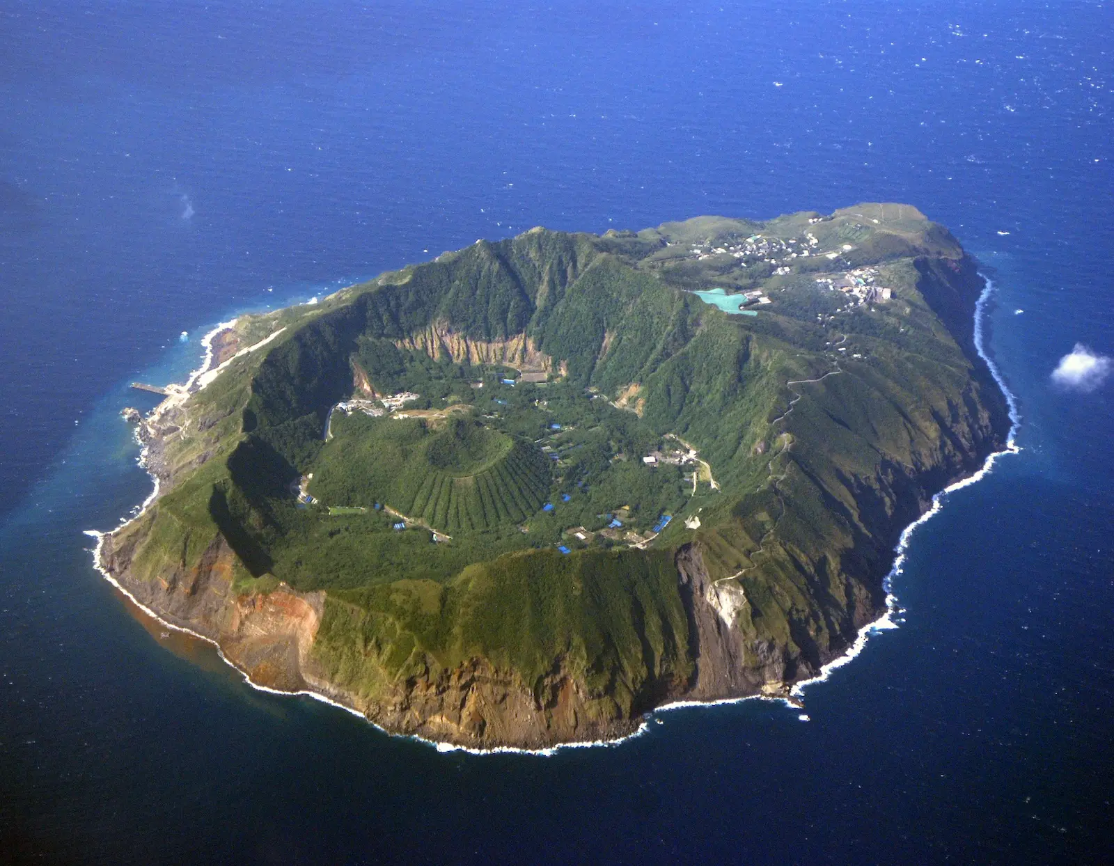 火の島のうた―還住青ケ島 (1981年) 黄金の国ジパング復活！ 火山列島・伊豆諸島の地下に金鉱脈が眠る