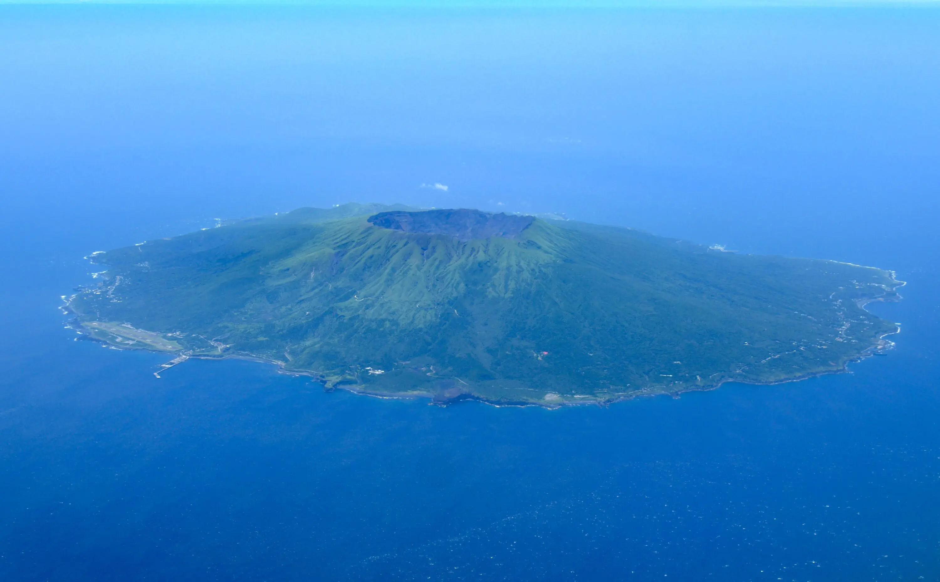 1983年、2000年に全島避難の三宅島、噴火警戒レベル2（火口周辺規制