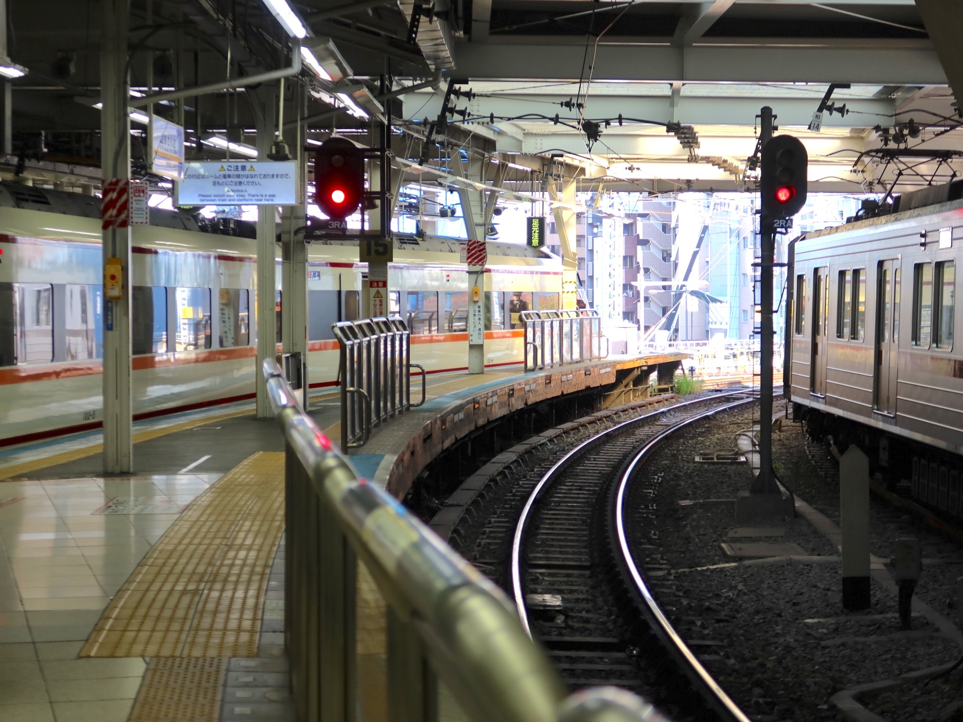 浅草駅・ドアカット