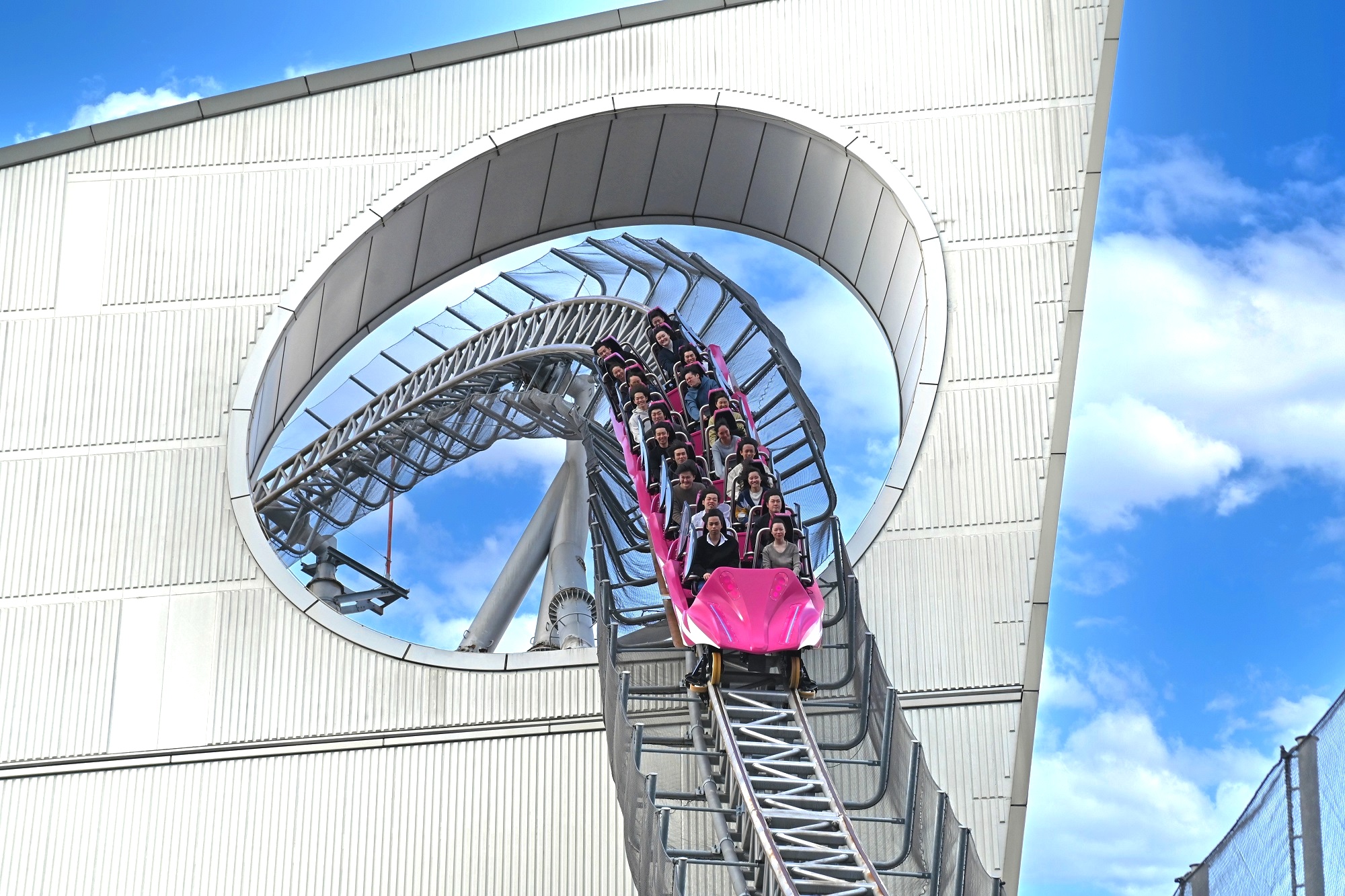 rollercoaster-tokyo01.jpg